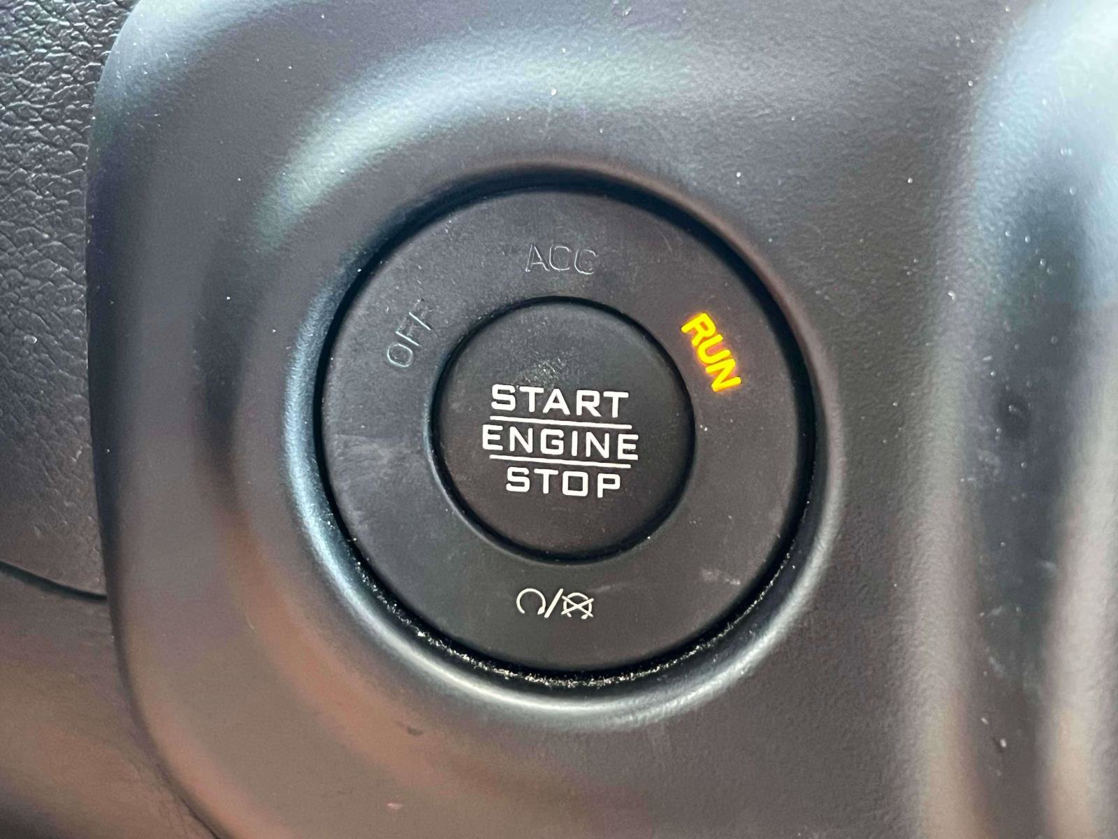 Used 2023 Jeep Wrangler Unlimited Sahara w/ Cold Weather Group AWD/4WD image 14