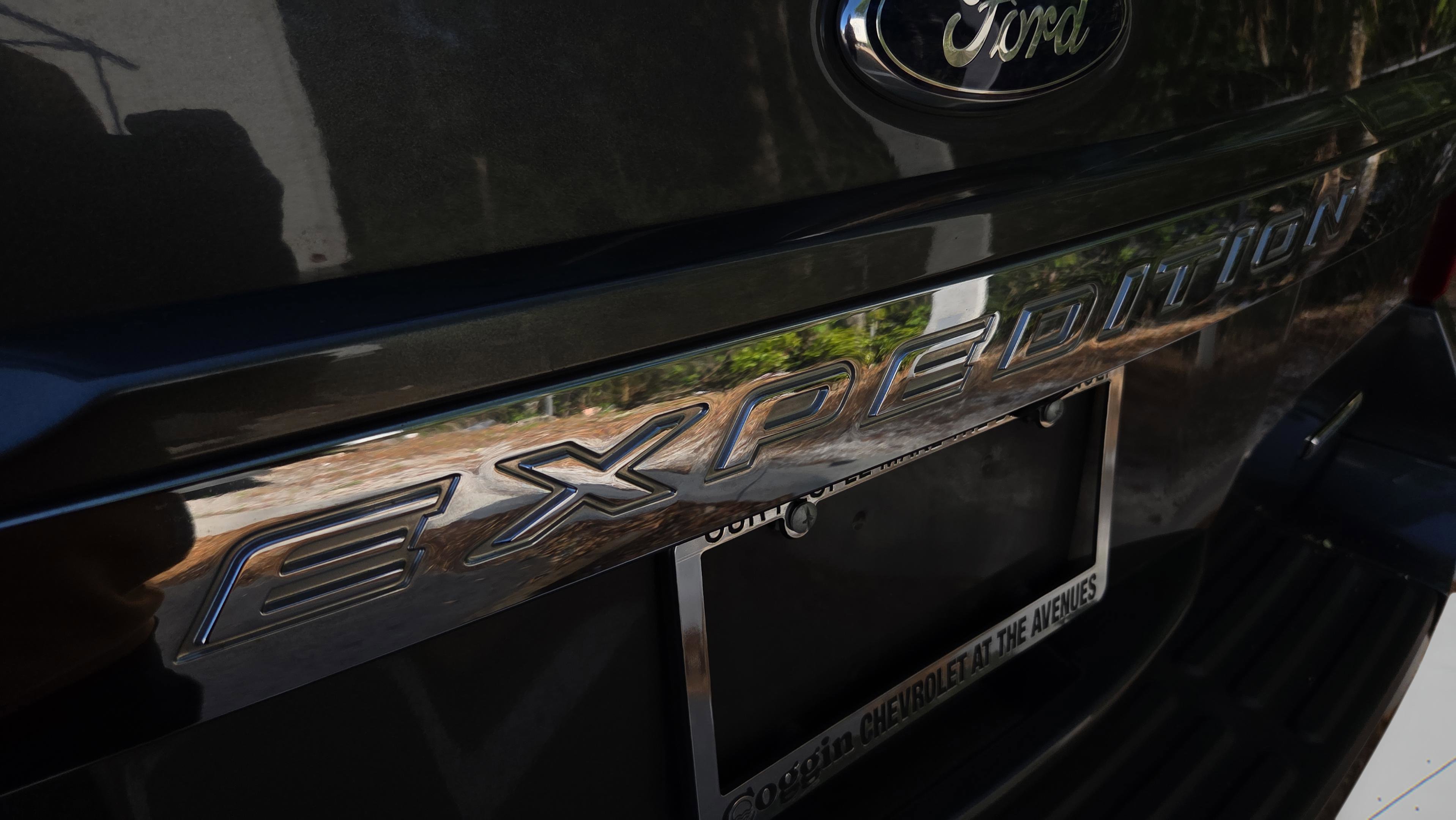 Used 2015 Ford Expedition XLT w/ Equipment Group 202A image 16