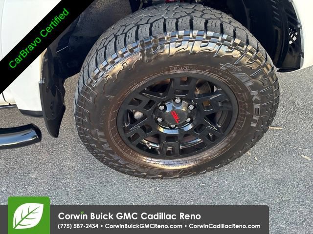 Used 2017 Toyota 4Runner SR5 AWD/4WD image 34