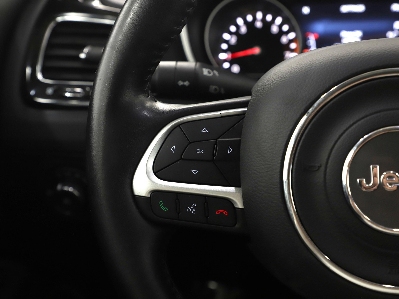 Used 2021 Jeep Compass Latitude image 29