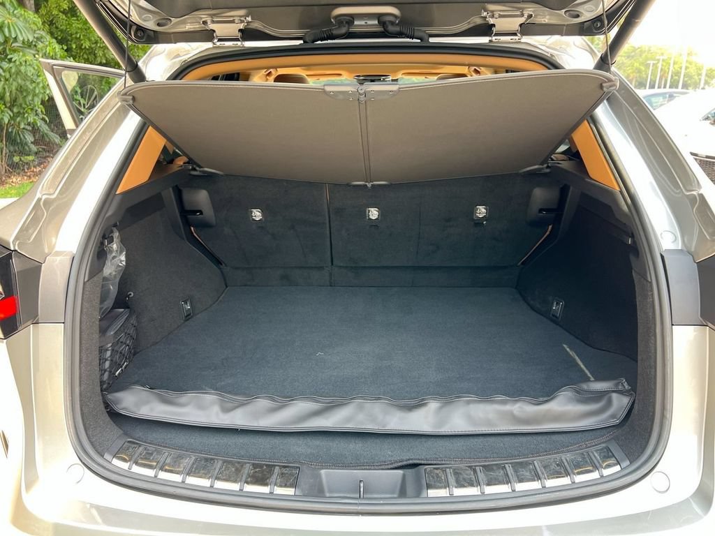 Certified 2025 Lexus NX 250 FWD w/ Accessory Package (Z1) image 21