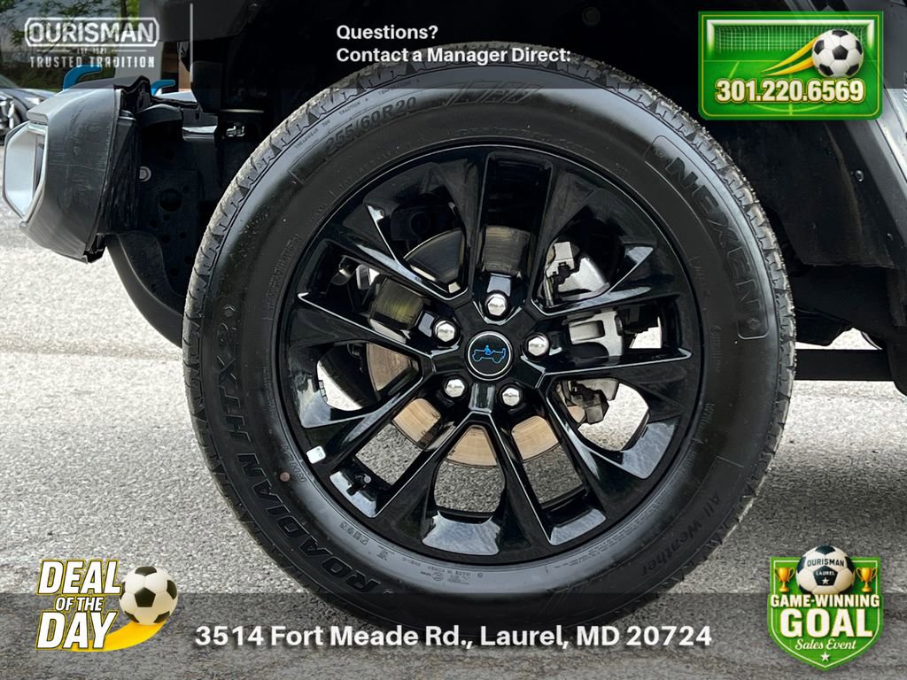 Used 2024 Jeep Wrangler Unlimited Sahara AWD/4WD image 5