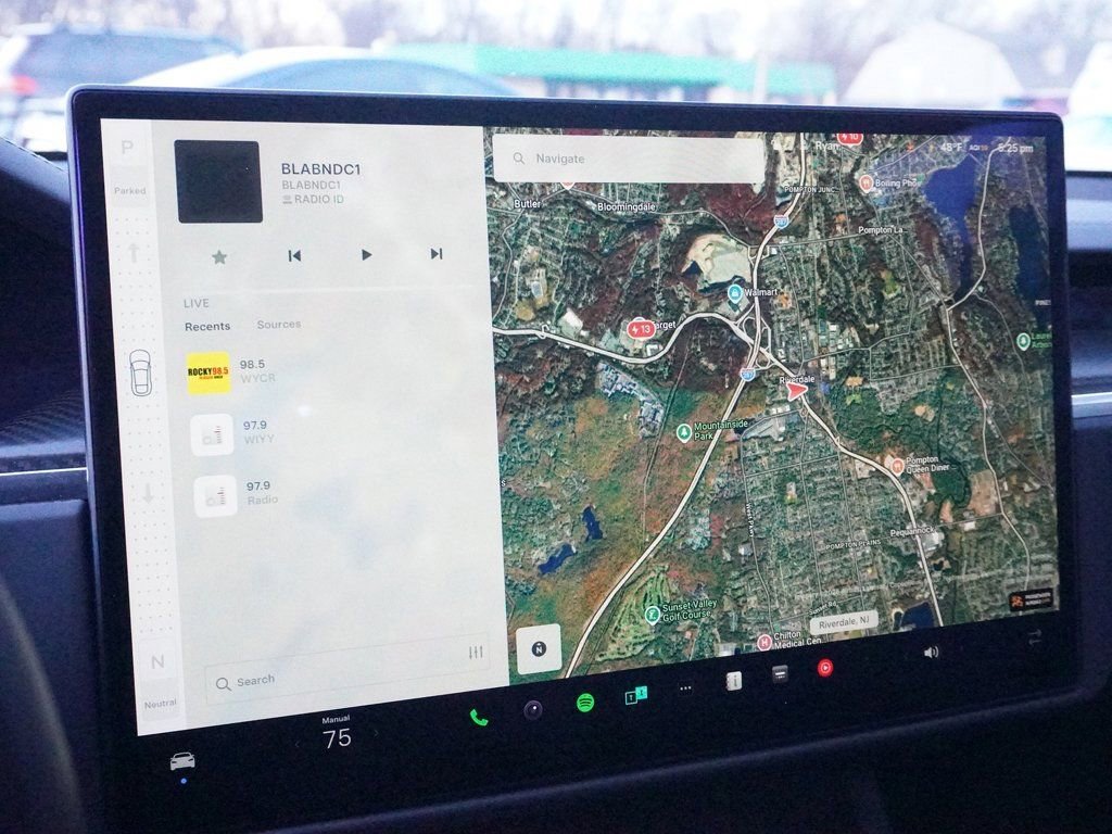 Used 2021 Tesla Model S Plaid image 36