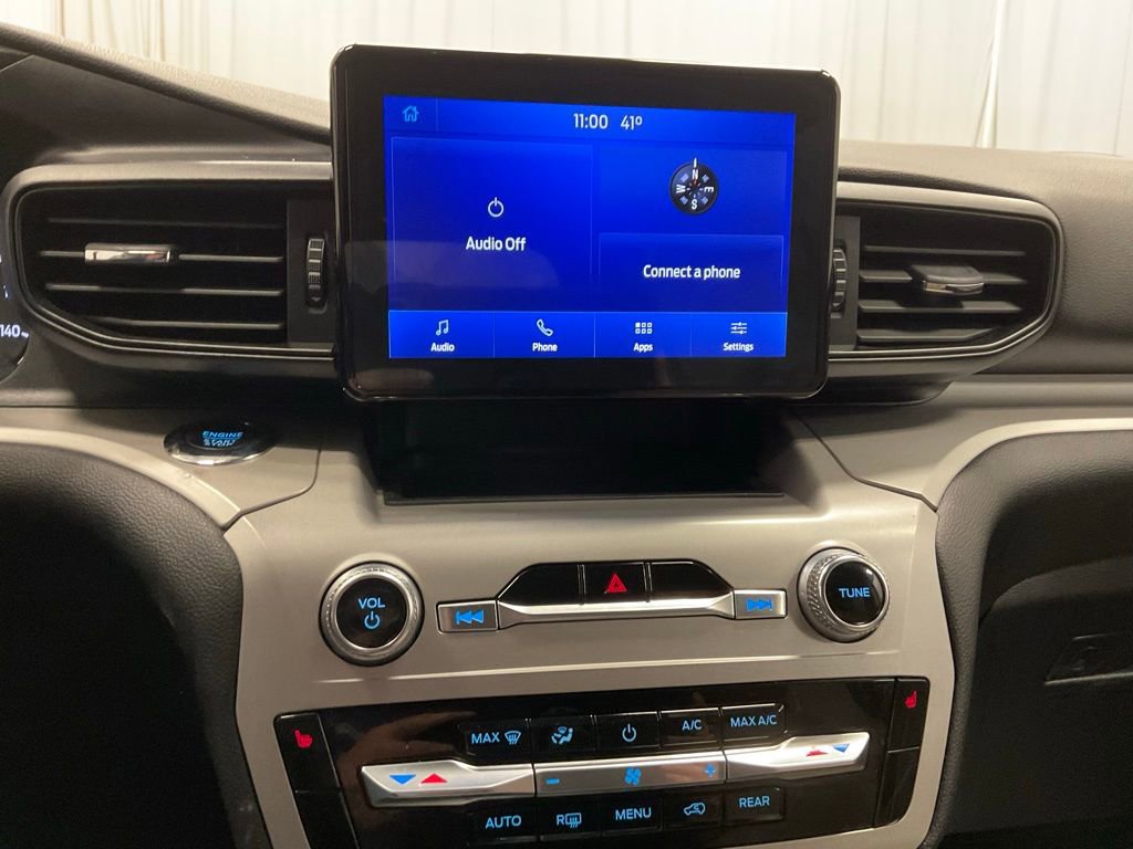 Used 2023 Ford Explorer XLT AWD/4WD image 7
