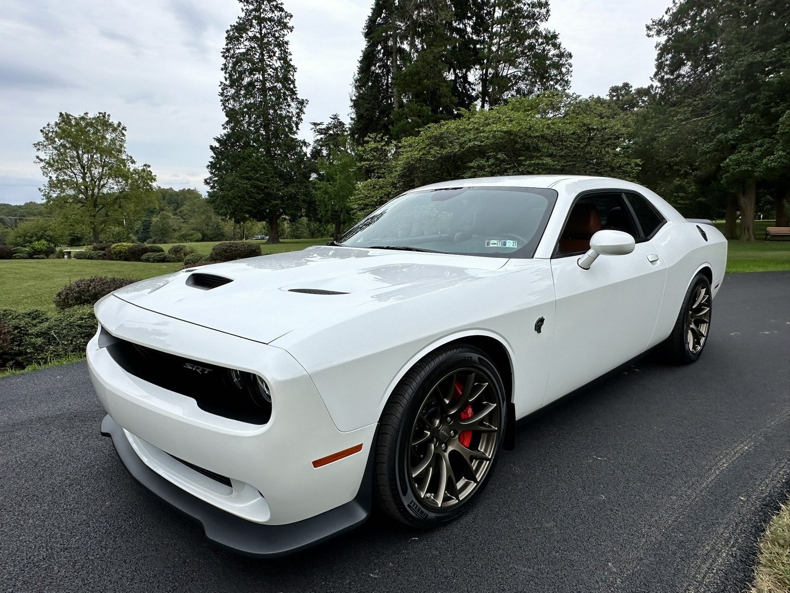 Used 2015 Dodge Challenger SRT Hellcat RWD image 4