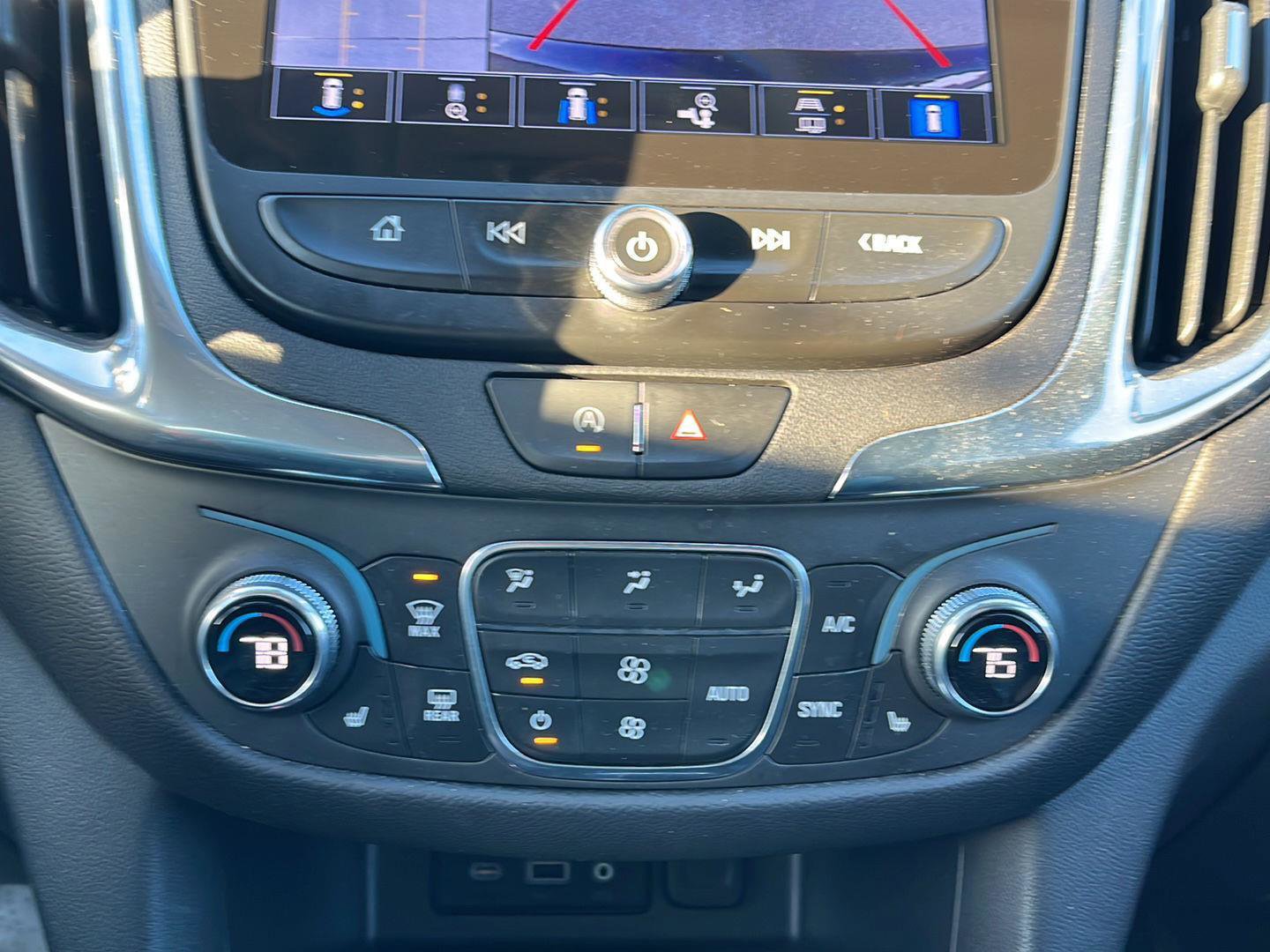 Used 2023 Chevrolet Equinox LT image 27