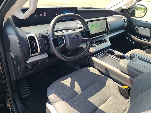 Used 2025 Ford Expedition Active AWD/4WD image 13