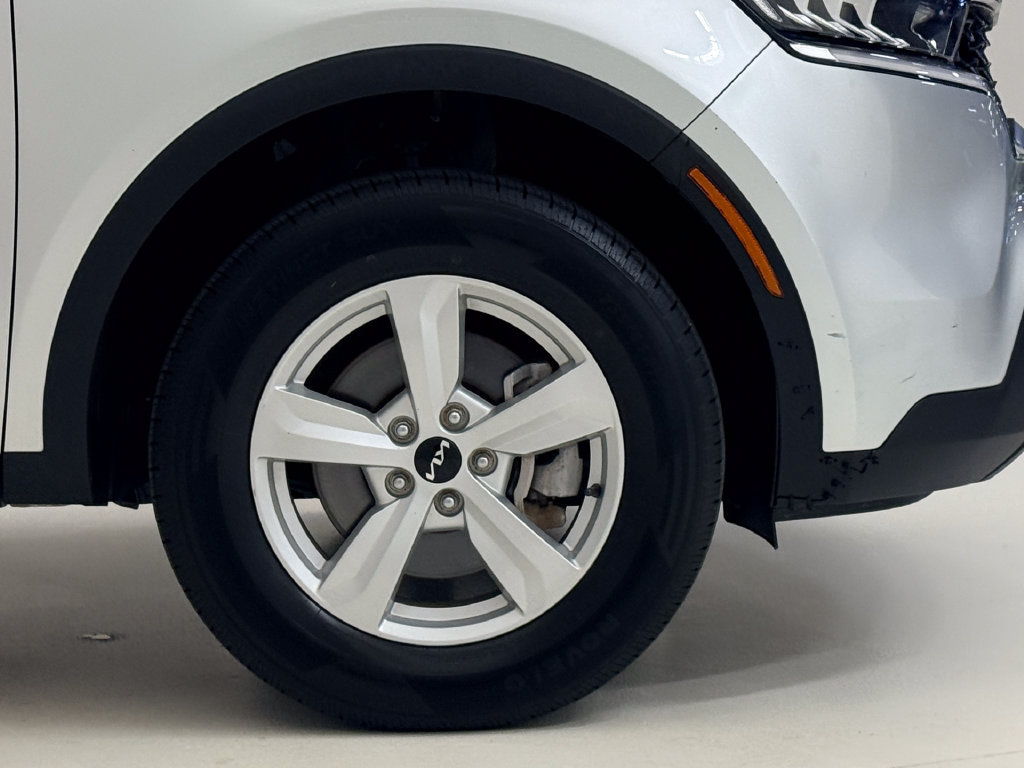 Used 2022 Kia Sorento LX AWD/4WD image 7