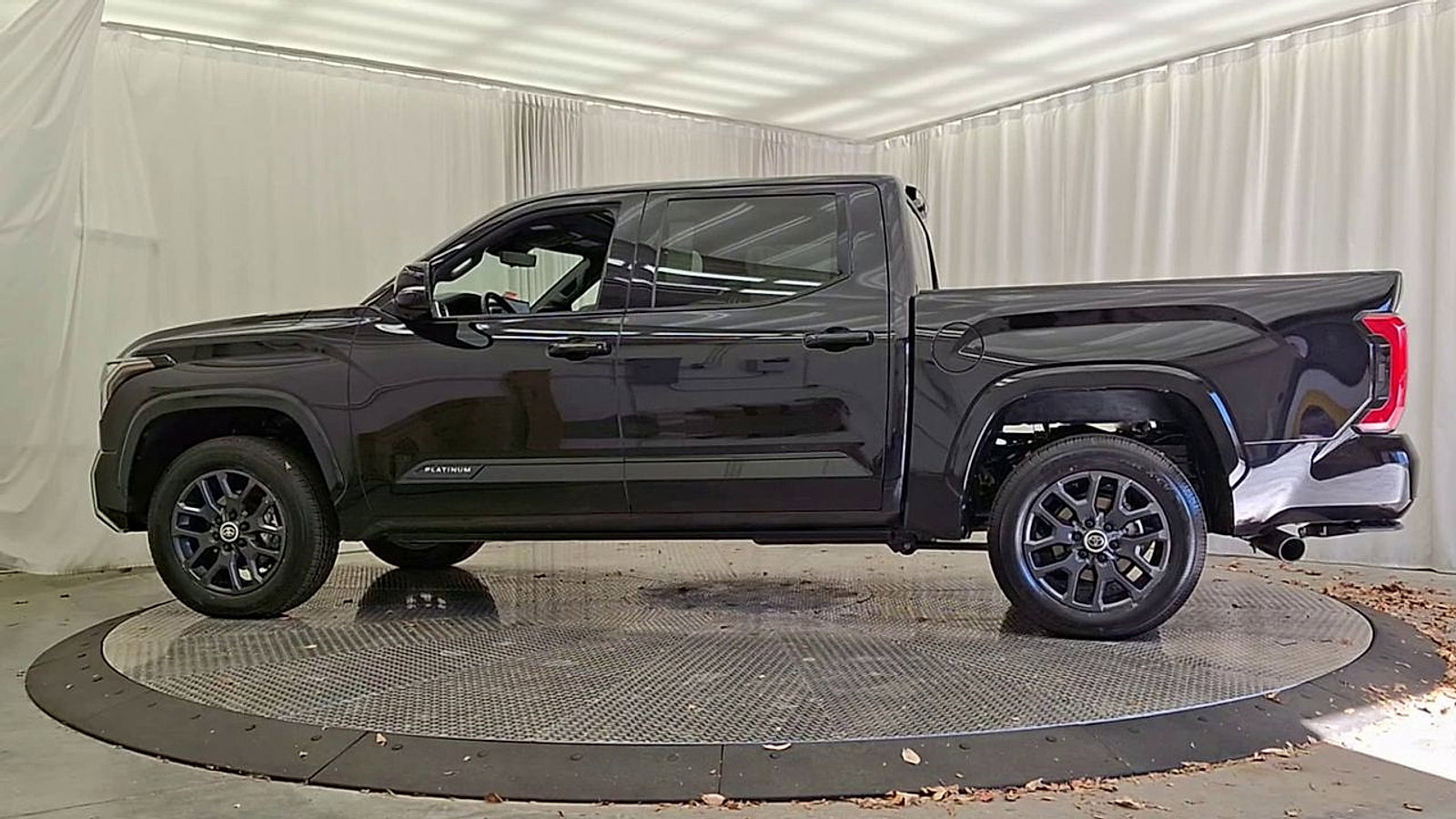 Used 2024 Toyota Tundra Platinum image 2