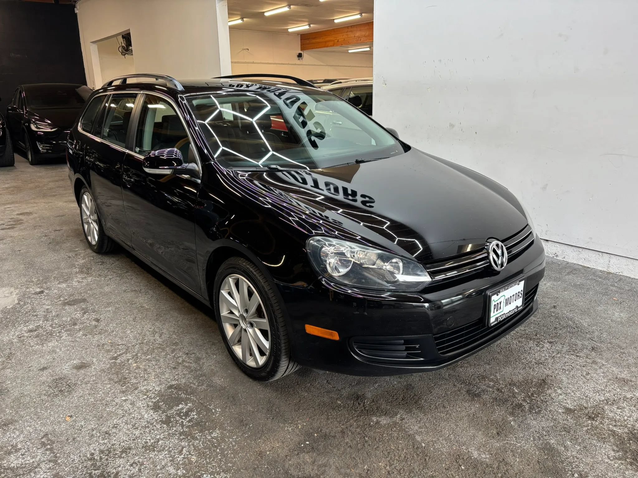 Used 2012 Volkswagen Jetta TDI FWD image 2