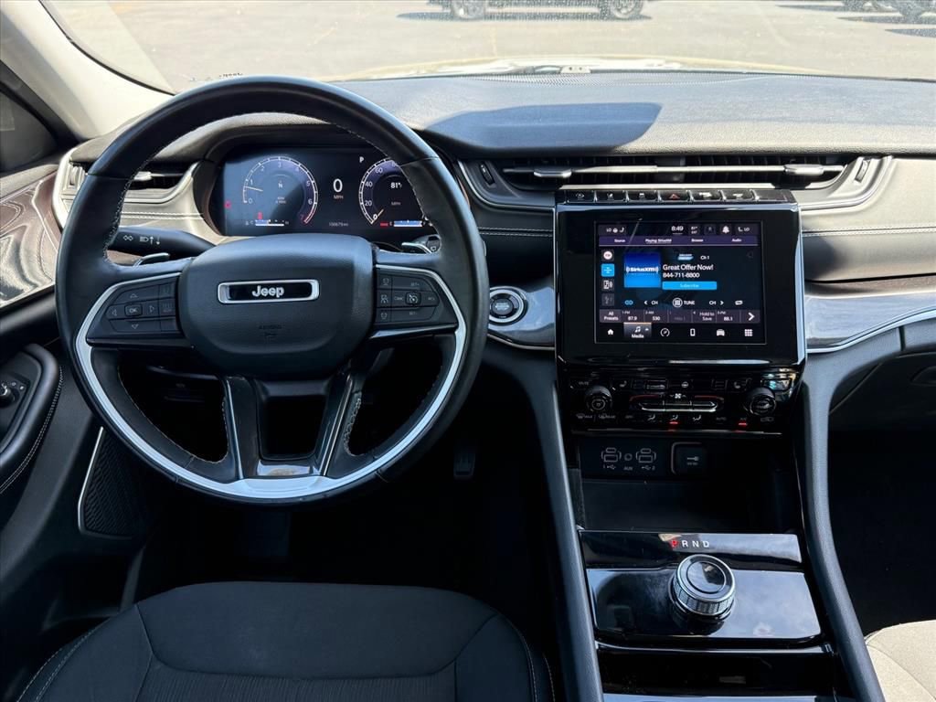 Used 2022 Jeep Grand Cherokee Laredo w/ Luxury Tech Group I image 12