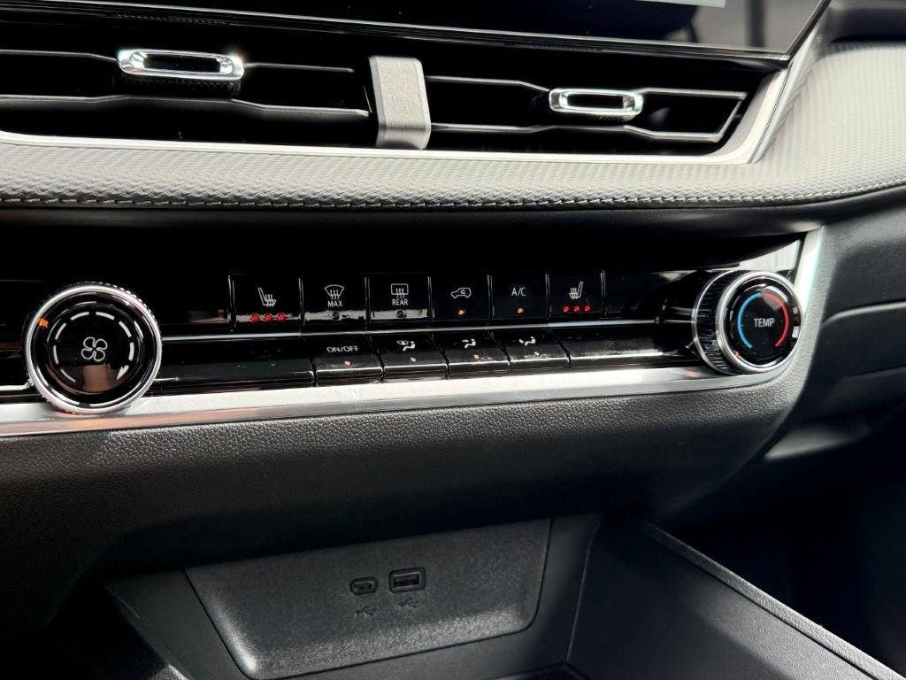 New 2027 Chevrolet Equinox LT FWD image 22