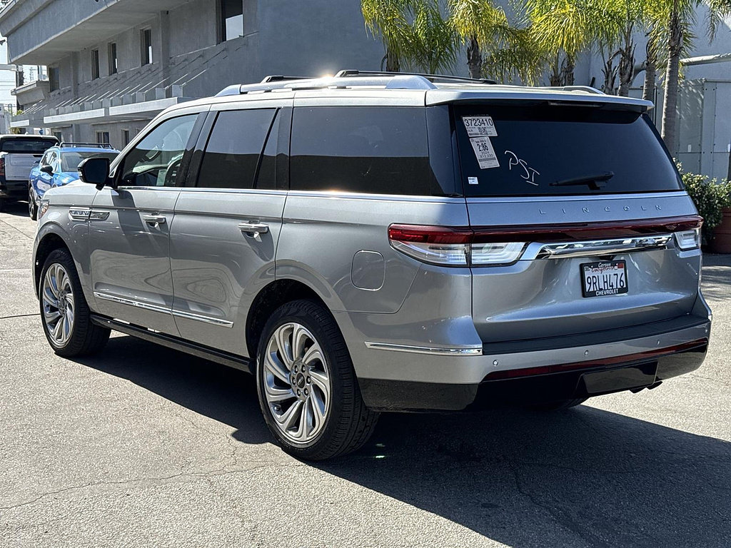 Used 2024 Lincoln Navigator Reserve AWD/4WD image 5