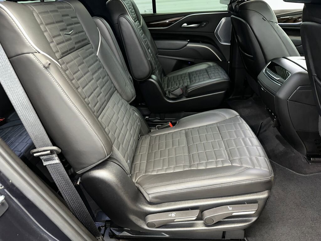 Certified 2023 Cadillac Escalade Sport Platinum w/ LPO, ONYX Package image 35