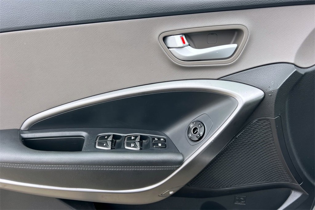 Used 2017 Hyundai Santa Fe Sport image 13