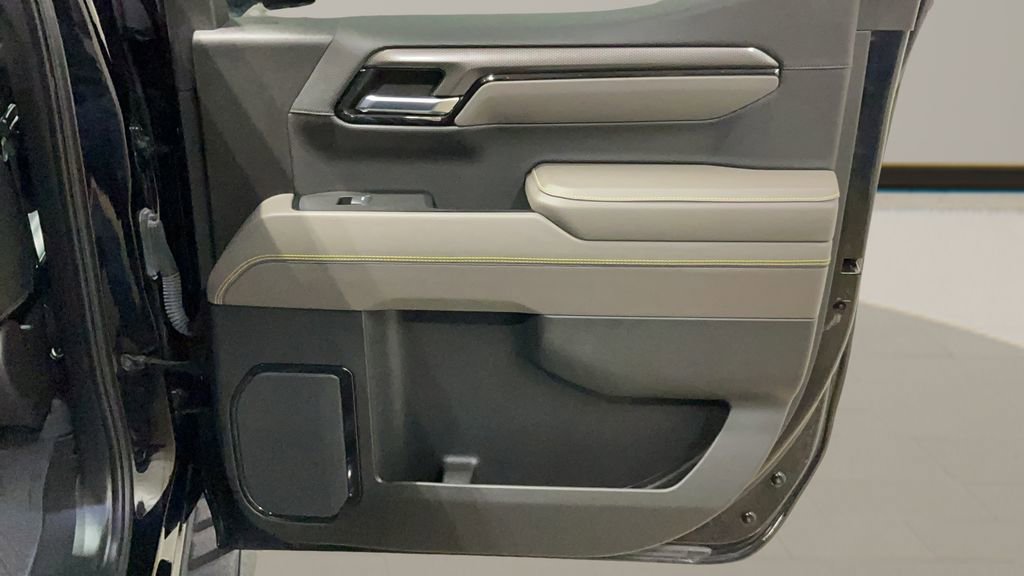 Used 2023 Chevrolet Silverado 1500 ZR2 image 24