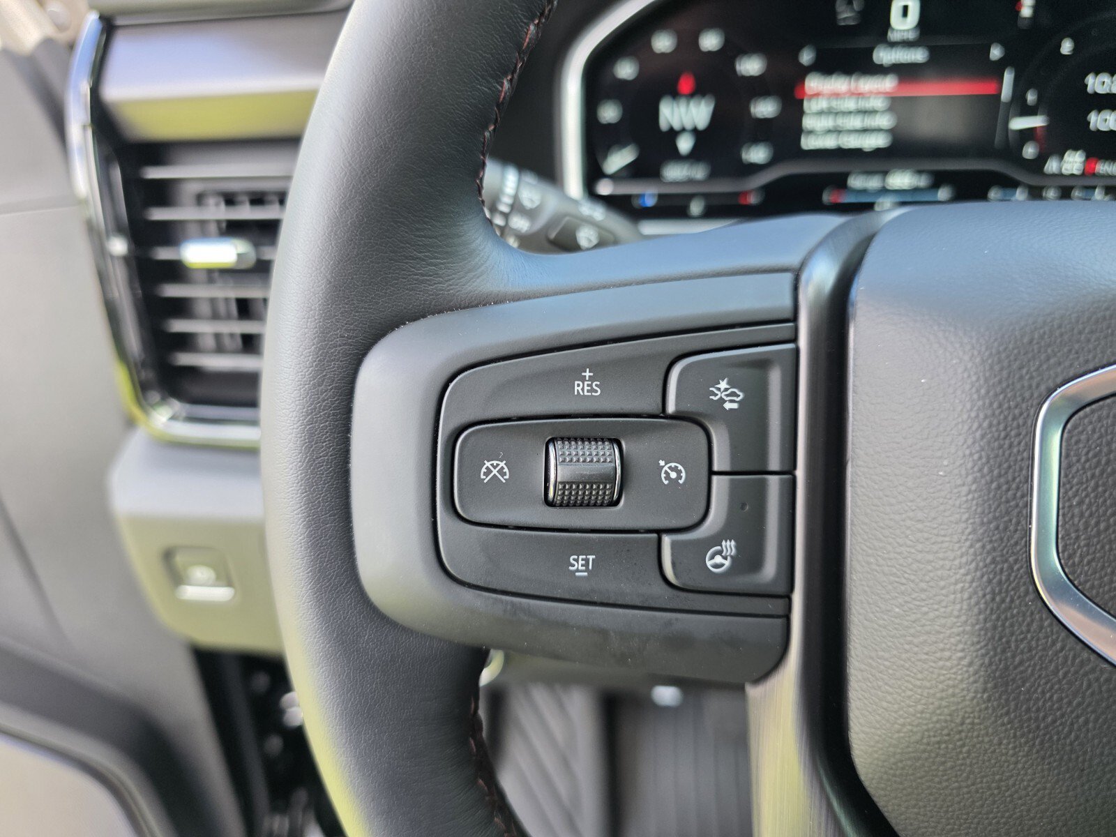 Used 2025 GMC Sierra 2500 AT4X w/ AT4X AEV Edition AWD/4WD image 21
