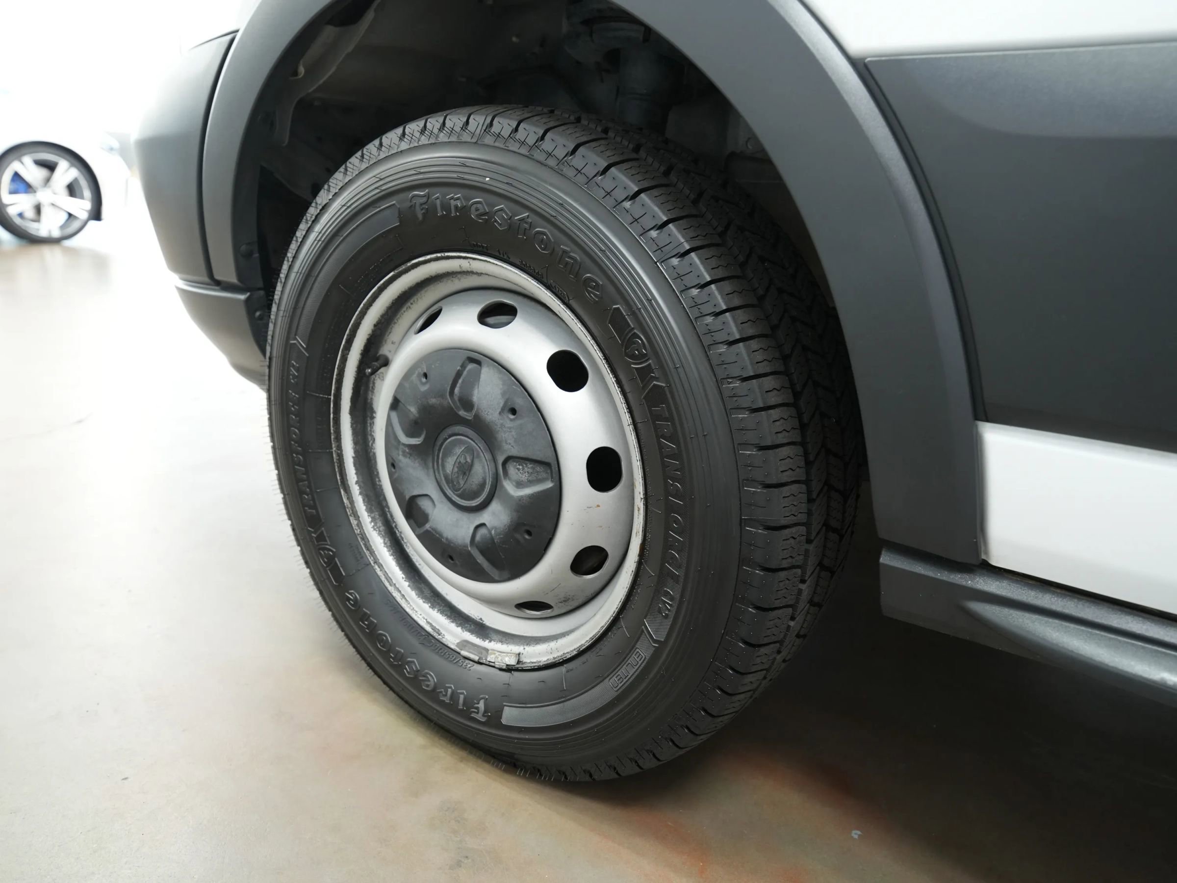 Used 2018 Ford Transit 350 XL image 34