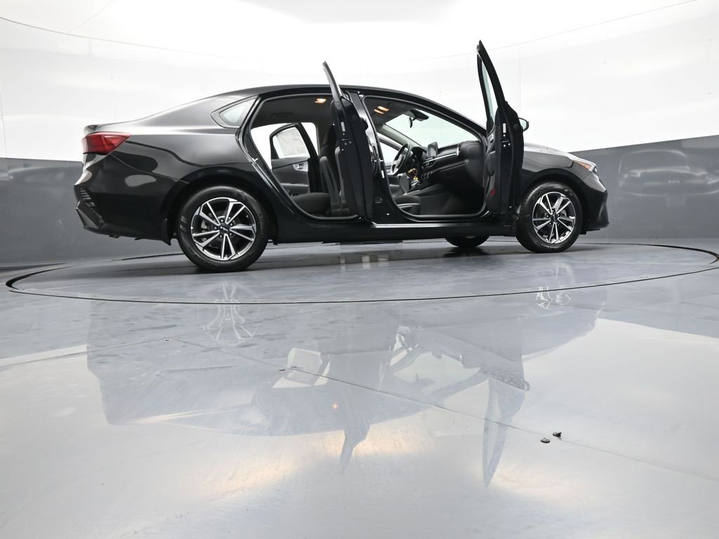 Certified 2023 Kia Forte LXS w/ LXS Technology Package FWD image 46