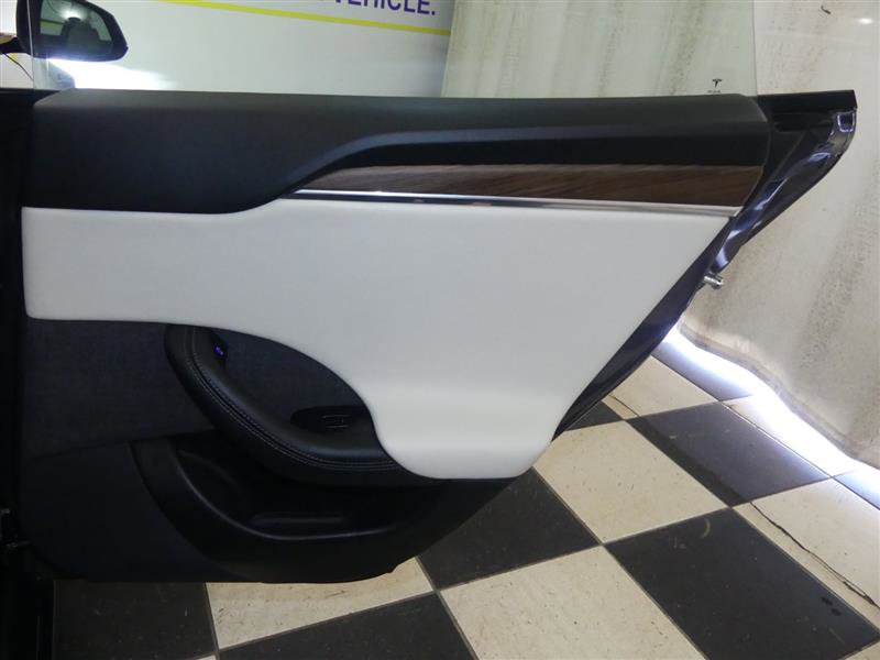 Used 2022 Tesla Model S image 26