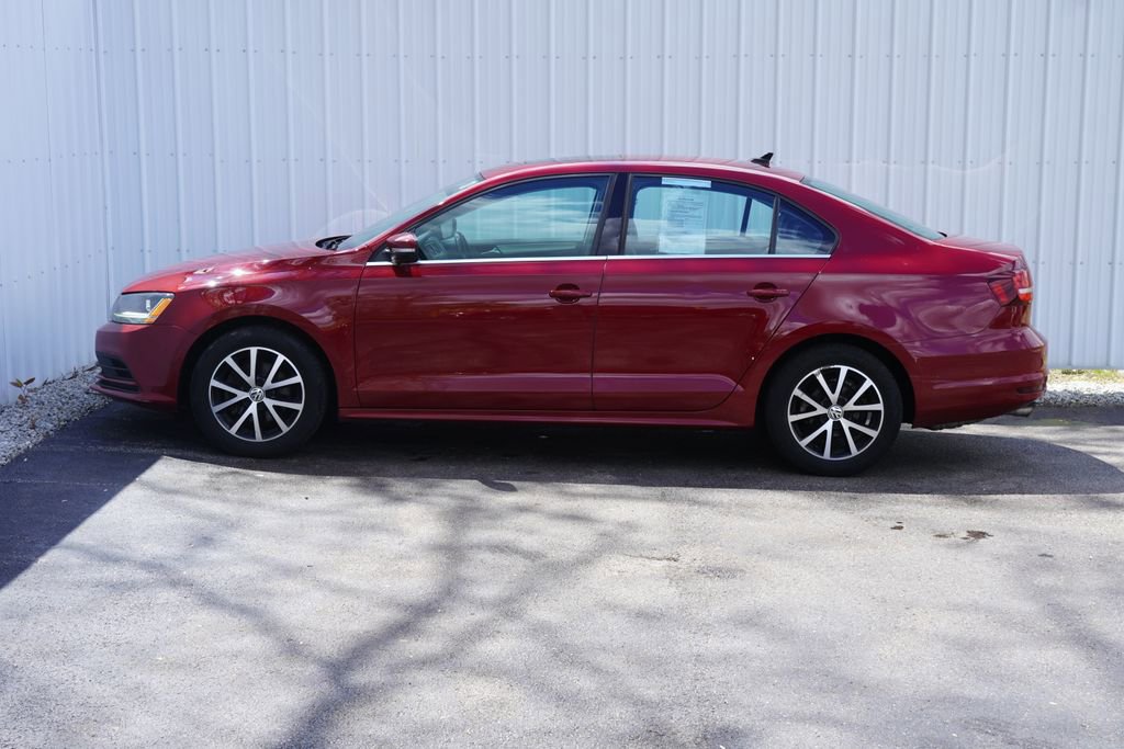 Used 2017 Volkswagen Jetta SE FWD image 3