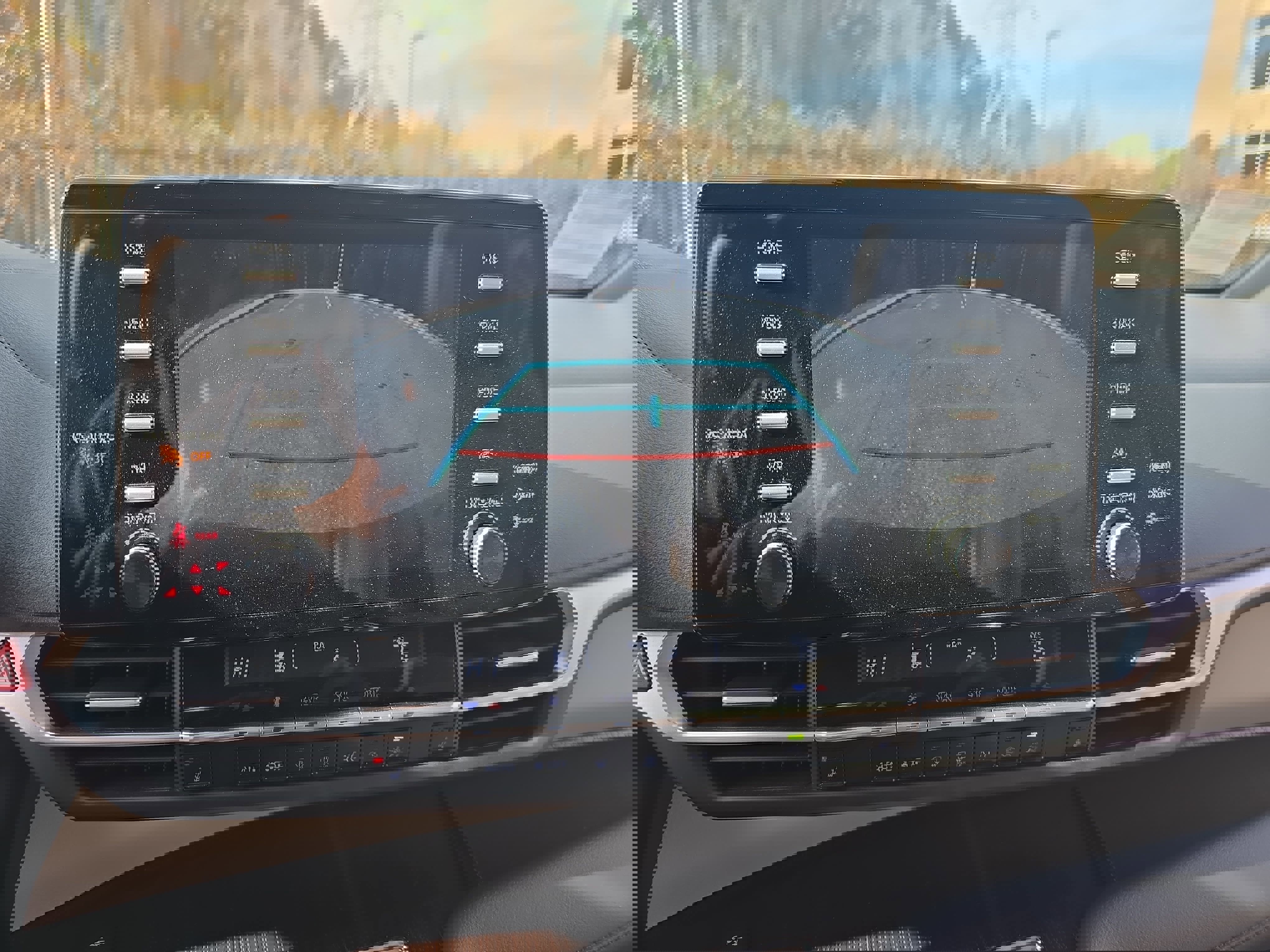 Used 2021 Toyota Sienna XLE image 25