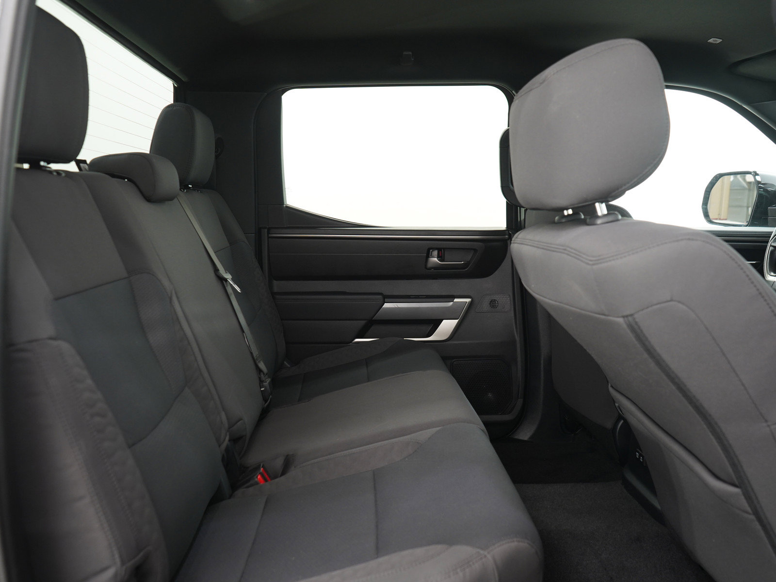 Used 2026 Toyota Tundra SR5 w/ SR5 Convenience Package AWD/4WD image 15