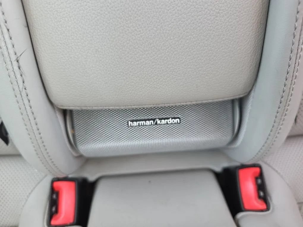 Used 2011 Mercedes-Benz E 550 Cabriolet w/ Premium 2 Pkg image 39