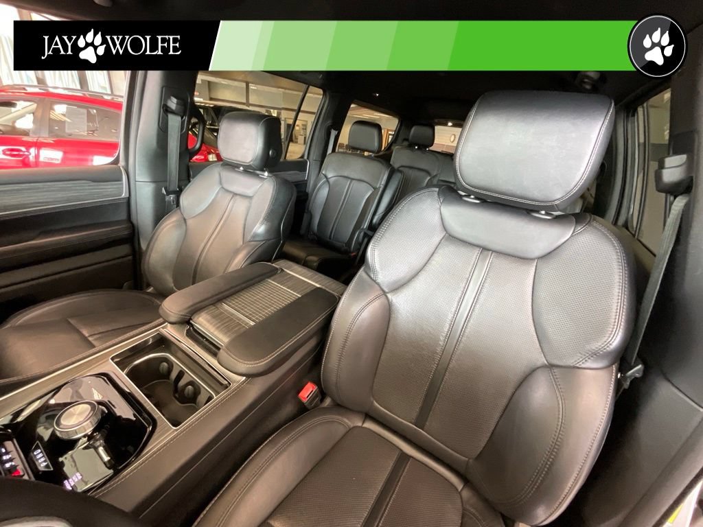 Used 2024 Jeep Wagoneer Series II AWD/4WD image 10