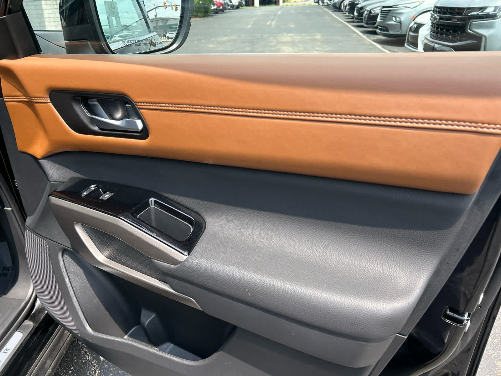 Certified 2025 Nissan Pathfinder Platinum AWD/4WD image 41