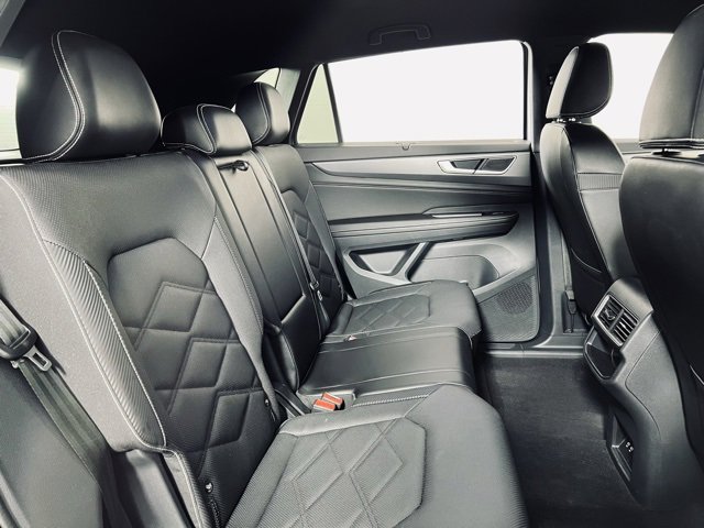 Used 2024 Volkswagen Atlas Cross Sport SE image 15