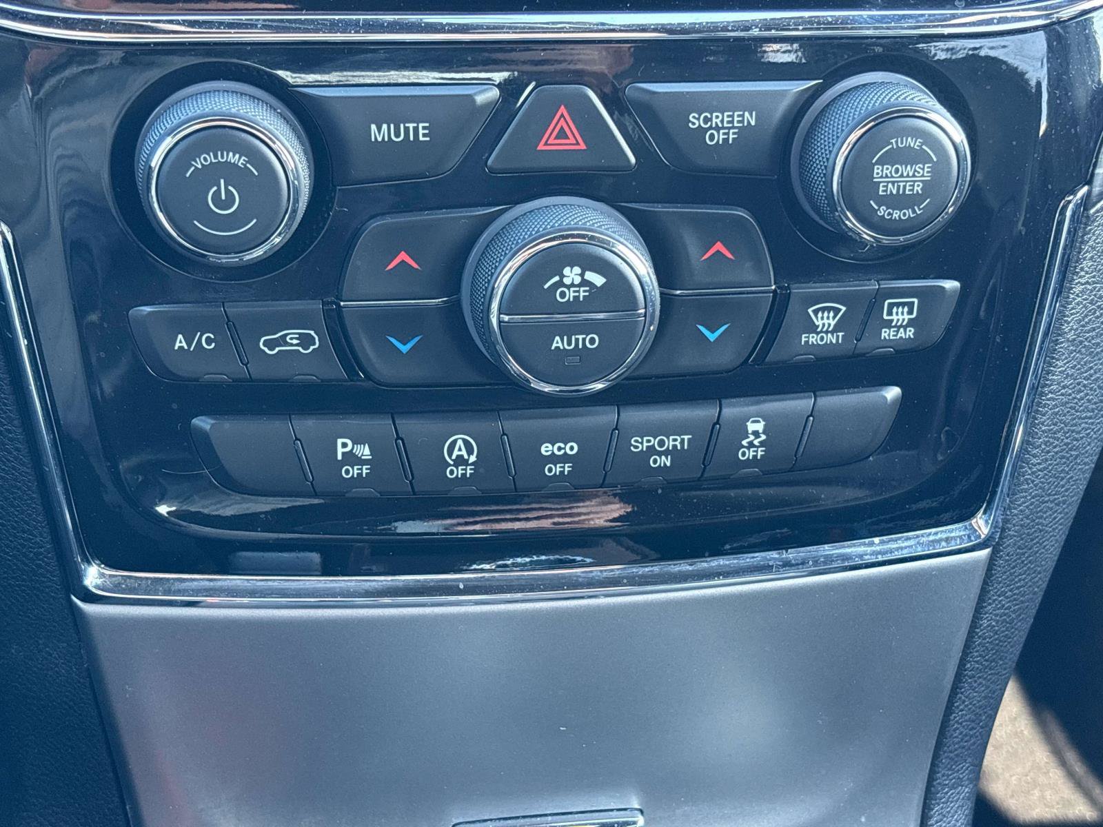 Certified 2019 Jeep Grand Cherokee Altitude AWD/4WD image 24