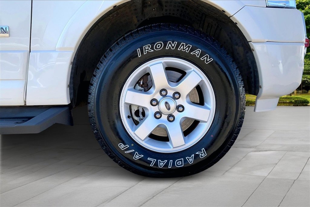 Used 2008 Ford Expedition XLT image 28