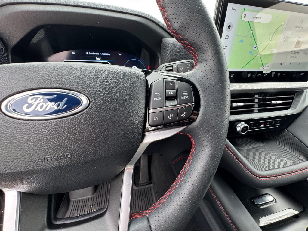 Used 2025 Ford Explorer ST-Line w/ ST-Line Street Pack AWD/4WD image 23