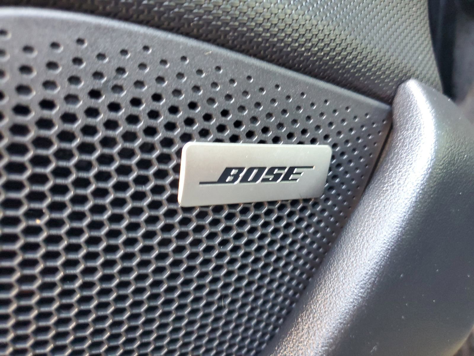 Used 2022 Porsche Taycan image 17