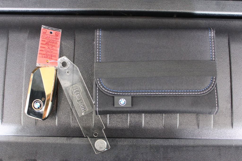 Used 2024 BMW X5 xDrive40i w/ Premium Package image 29