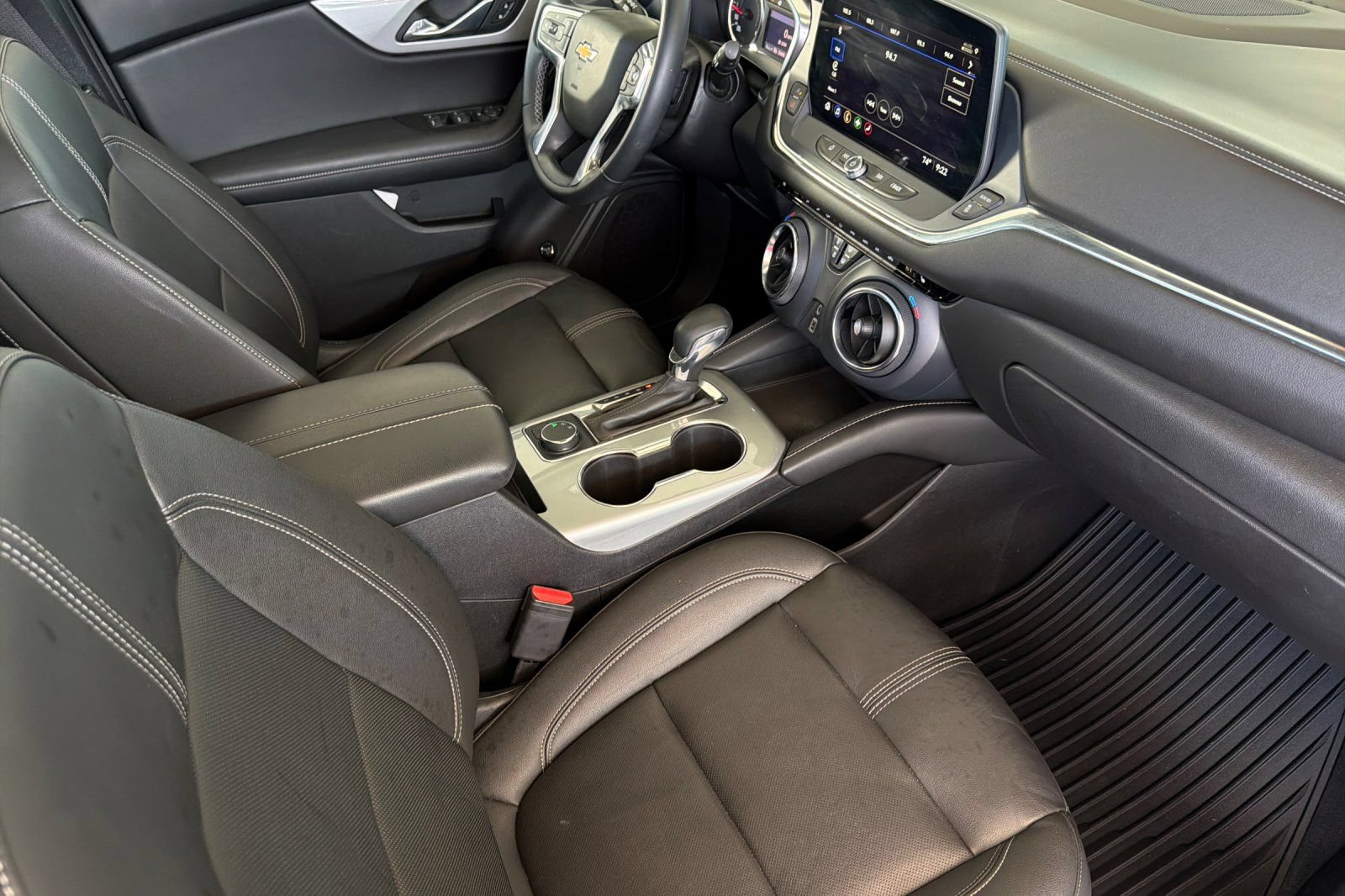 Used 2023 Chevrolet Blazer LT w/ Midnight/Sport Edition FWD image 18