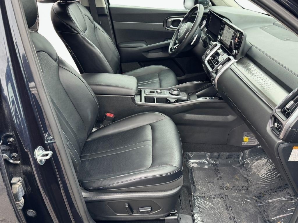 Used 2023 Kia Sorento EX AWD/4WD image 29