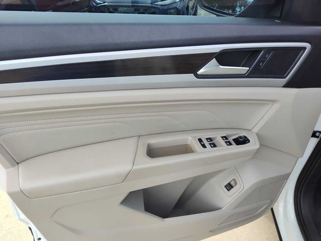 Used 2021 Volkswagen Atlas SE FWD image 19