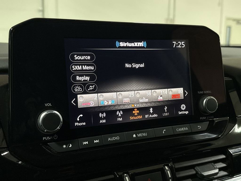 Used 2025 Nissan Pathfinder SV FWD image 14
