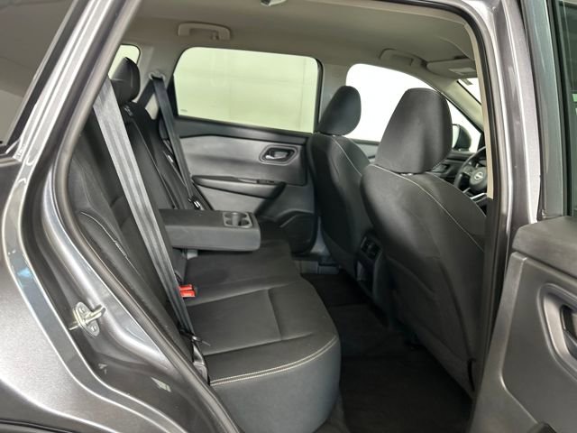 Used 2024 Nissan Rogue S image 27