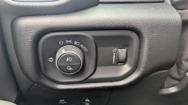Used 2021 RAM 1500 Big Horn w/ Trailer Tow Group AWD/4WD image 32