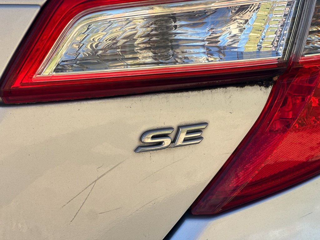 Used 2012 Toyota Camry SE FWD image 4