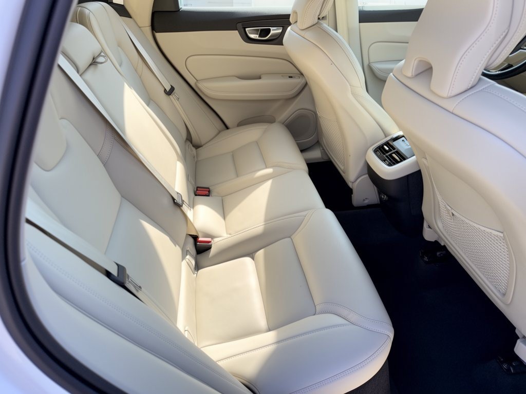 Used 2026 Volvo XC60 B5 Ultra AWD/4WD image 29