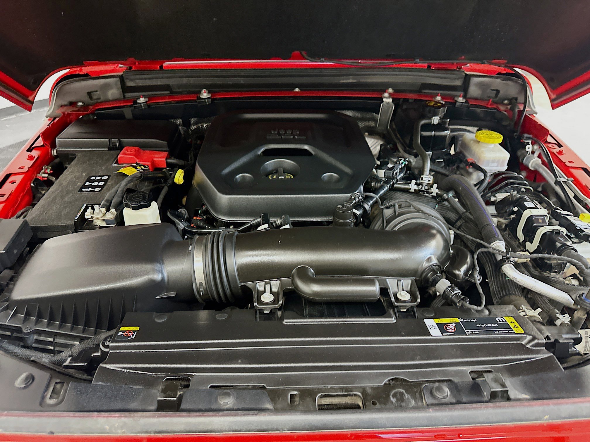 Used 2025 Jeep Wrangler Sahara image 33