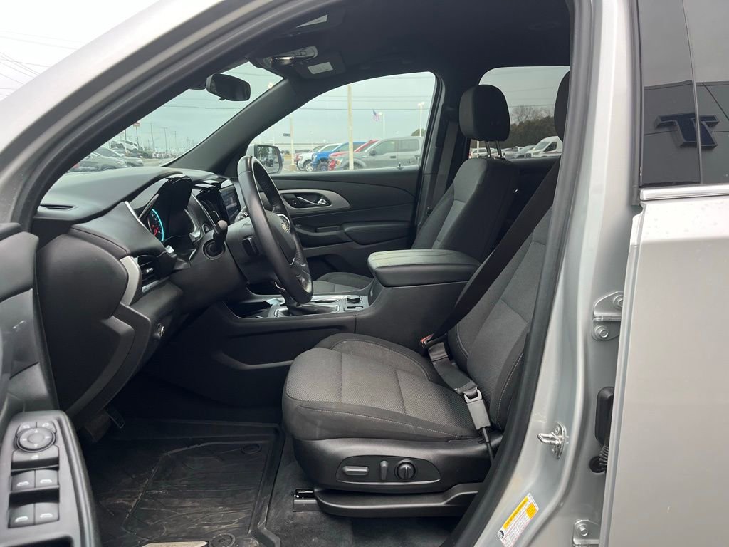 Used 2022 Chevrolet Traverse LT w/ LPO, Floor Liner Package image 11