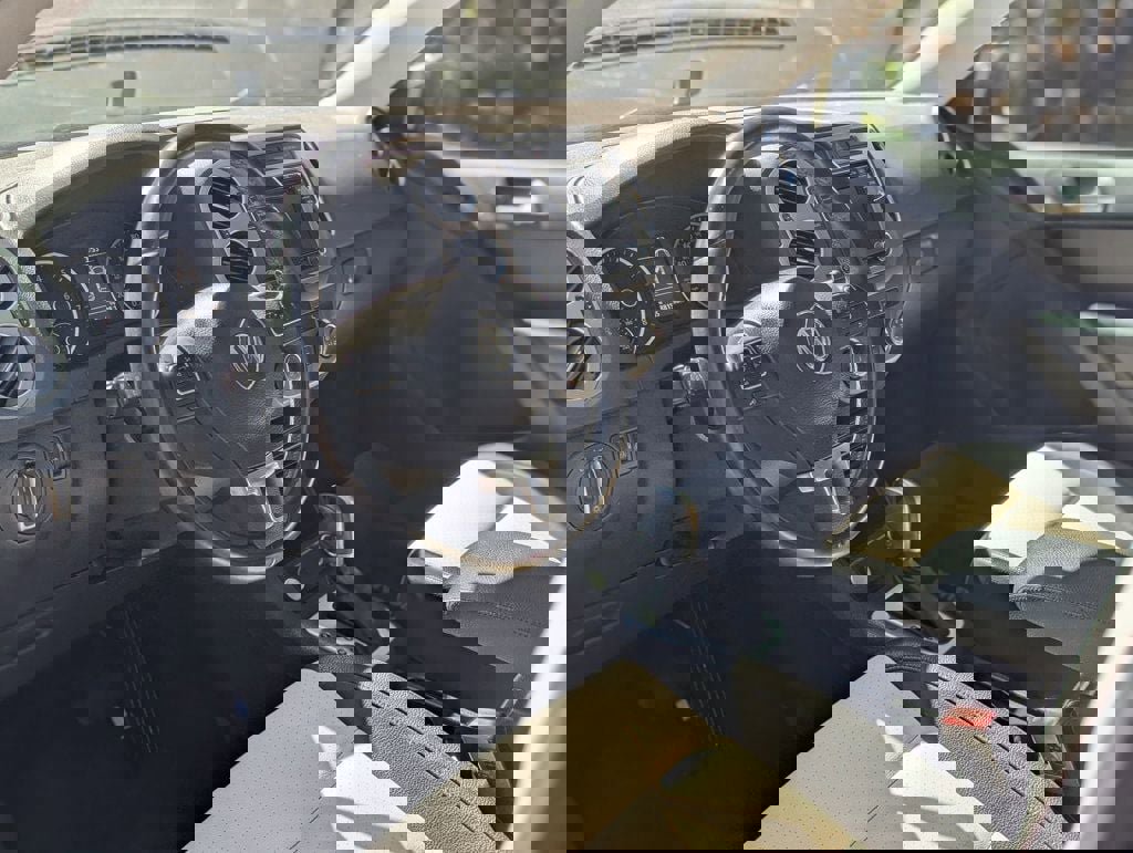 Used 2017 Volkswagen Tiguan S FWD image 17