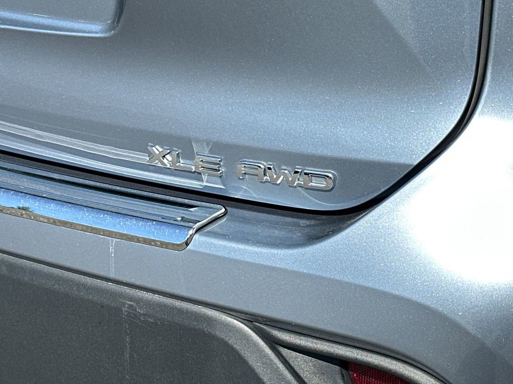 Used 2022 Toyota Highlander XLE image 5