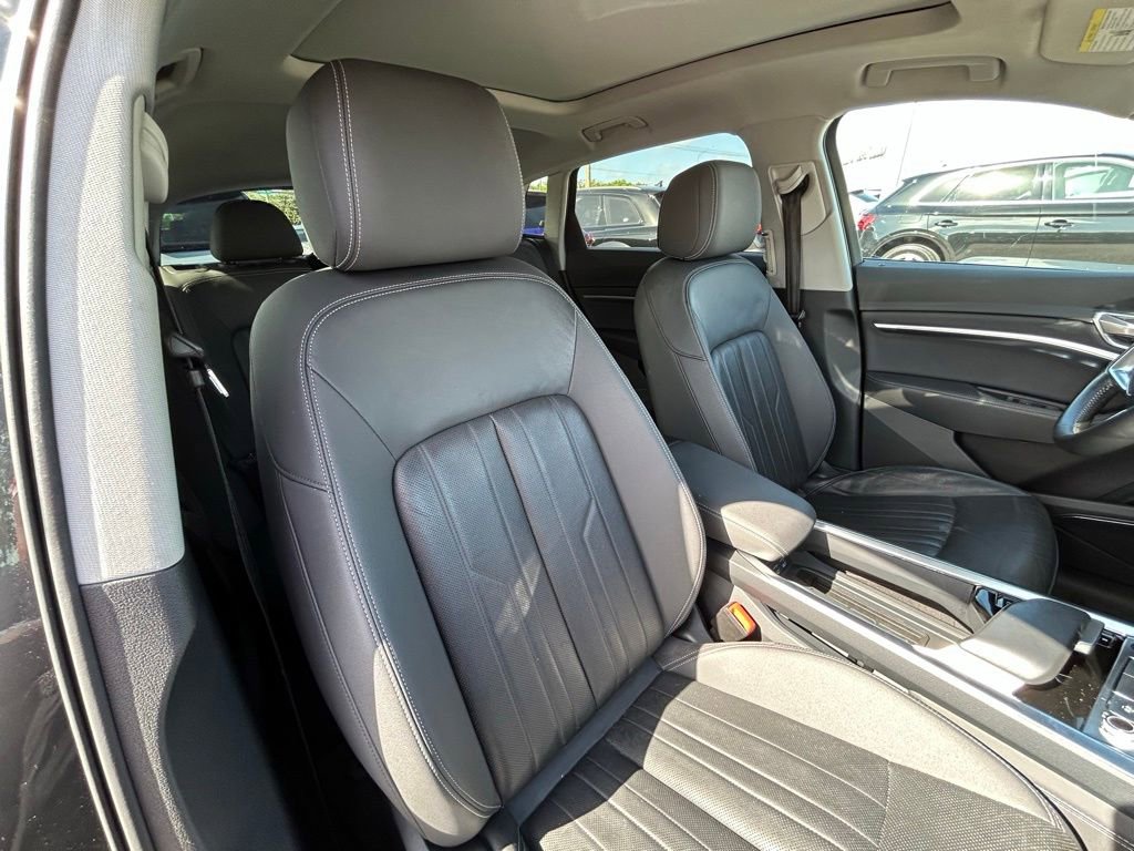 Used 2019 Audi e-tron Premium Plus AWD/4WD image 48