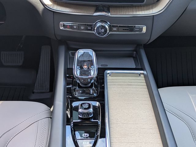 New 2026 Volvo XC60 T8 Plus w/ Protection Package Premier AWD/4WD image 19